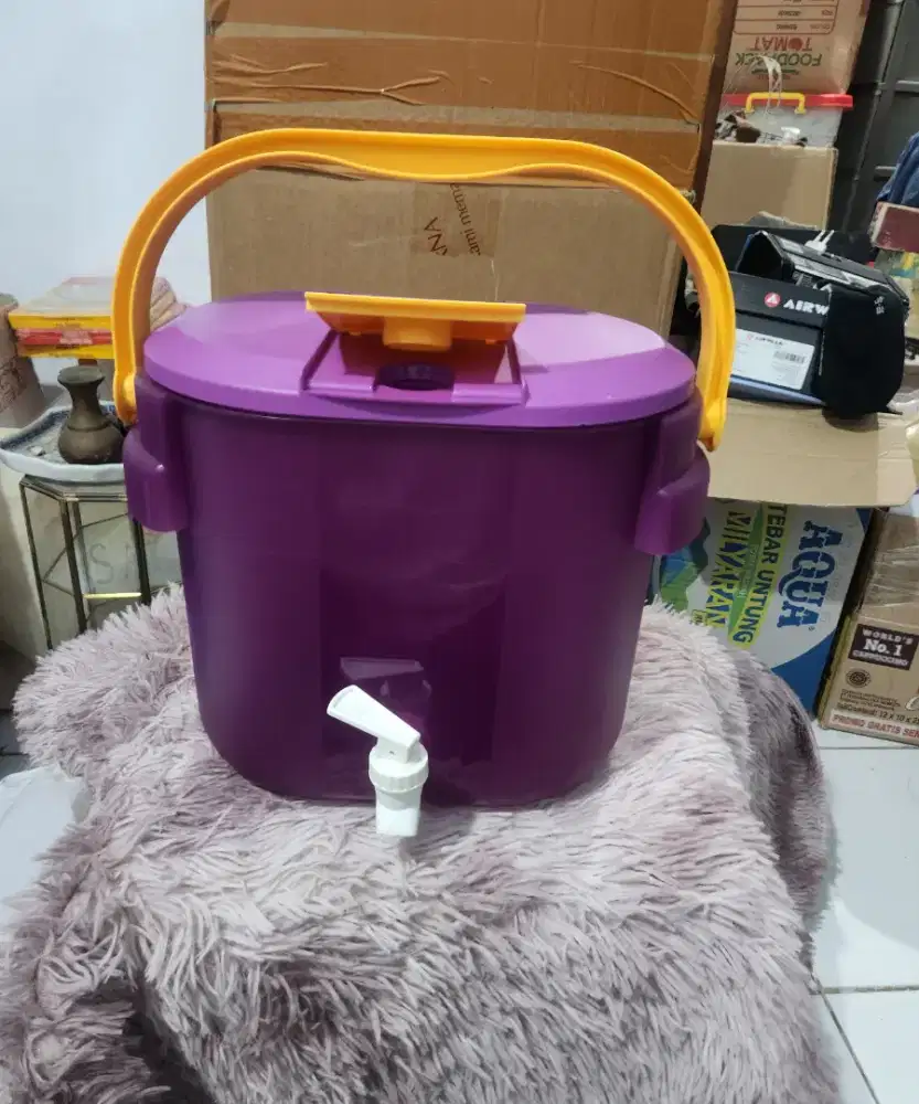 Tupperware Outdoor Cooler 8L/Dispenser Ungu