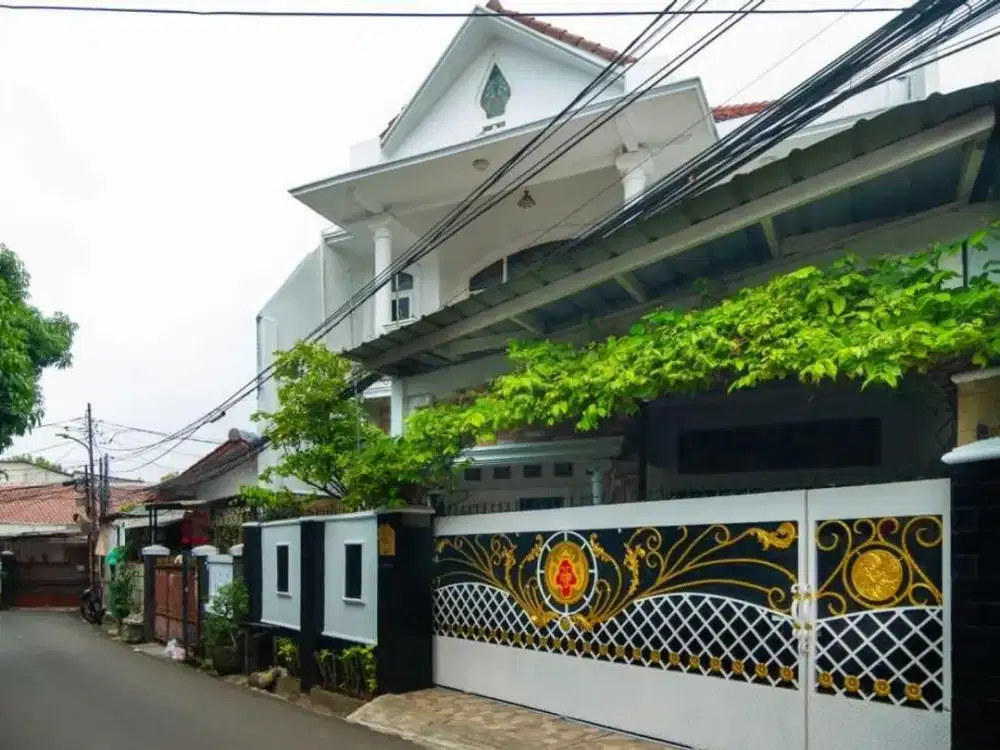 Rumah di Belakang Aeon Tanjung Barat, Semi Furnished