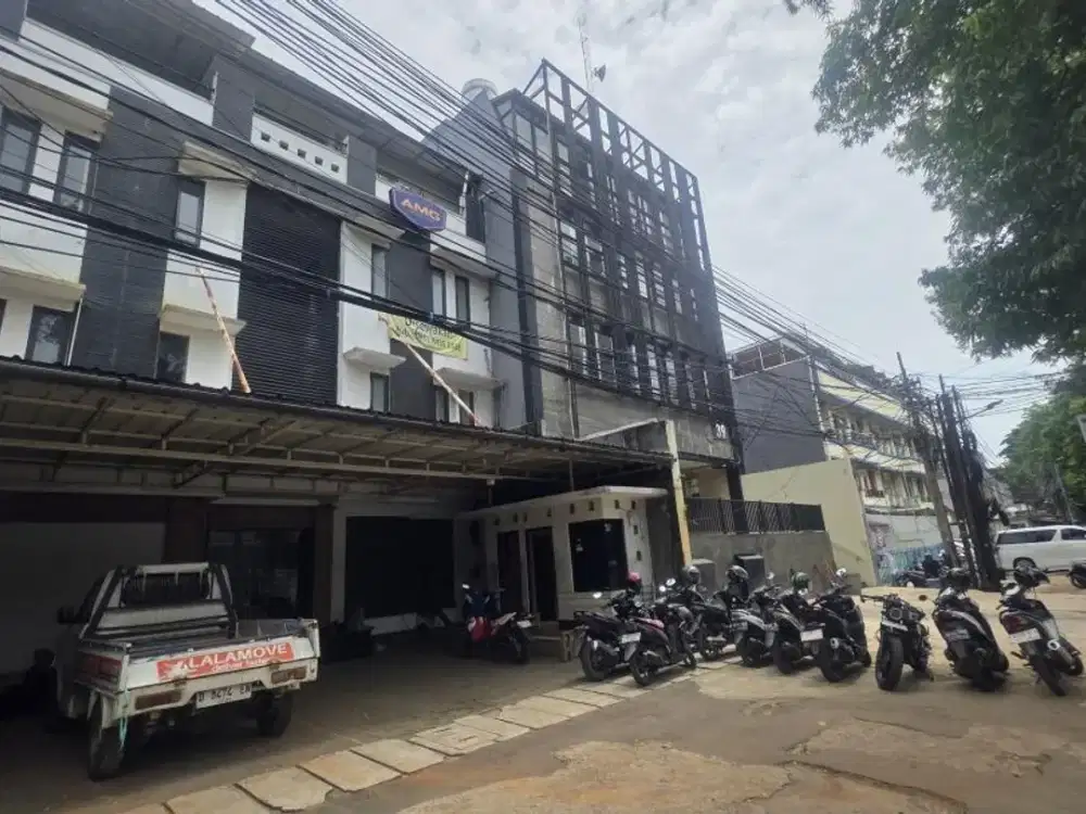Ruko di Area Komersil Kebayoran Baru