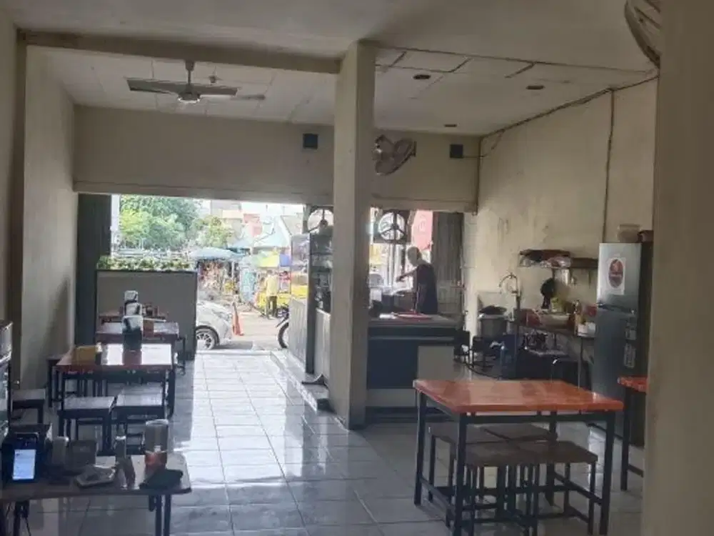 Rumah kelapa Gading bagus untuk usaha pasar strategis