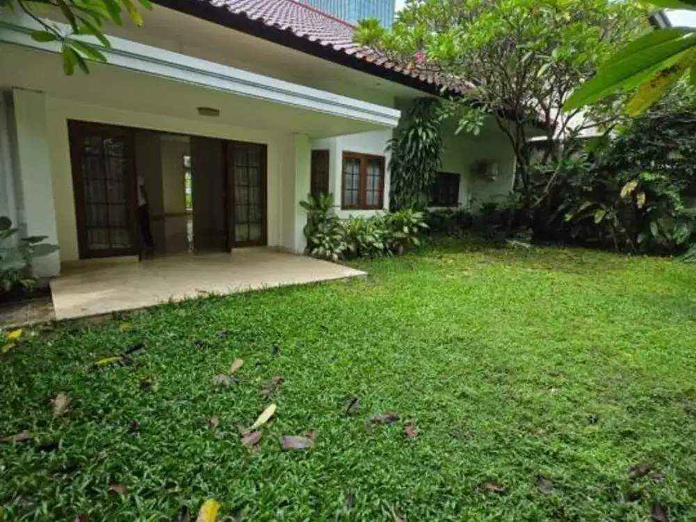 Rumah Besar di Jl. Wijaya.