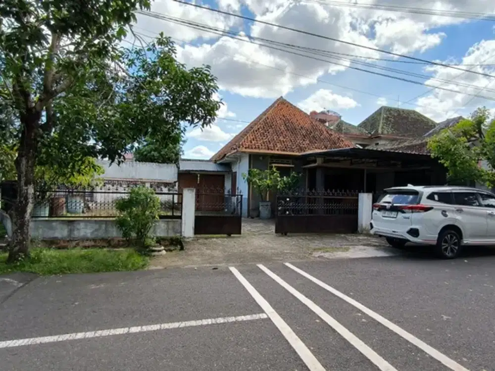 Rumah Luas di Baciro Dekat Stadion Mandala Krida & Stasiun Lempuyangan - Pusat Kota Yogyakarta