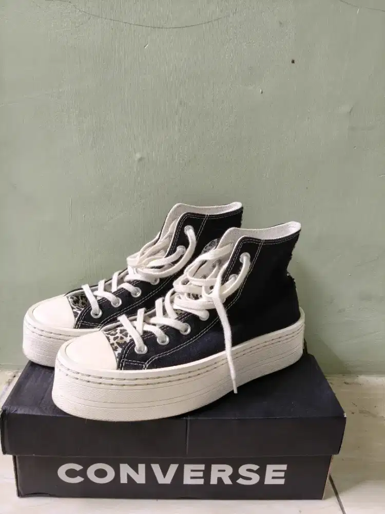 Dijual sepatu Converse
