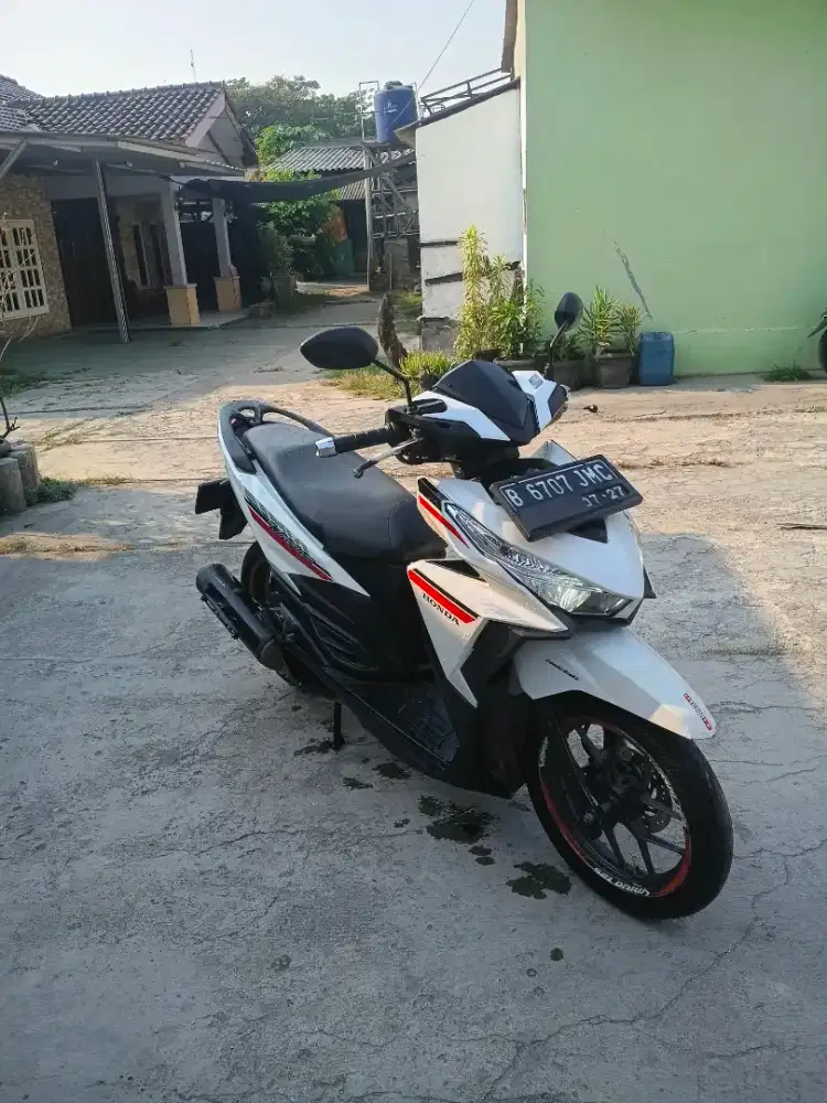 Honda vario 2018 putih led