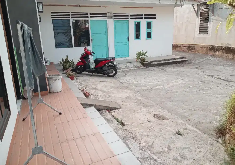 Dikontrakkan bedeng stategis murah