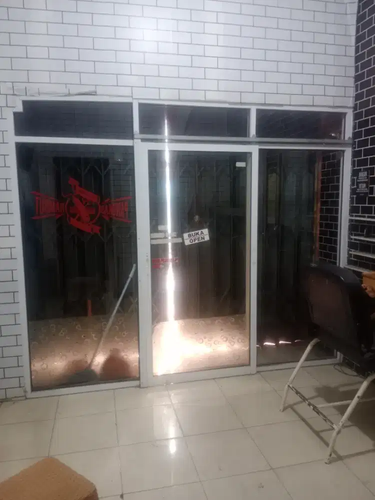 Bingkai kaca dan pintu kaca sleding