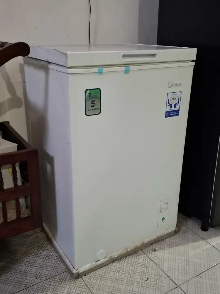 Freezer Midea HS 129C super dingin dan bagus no minus