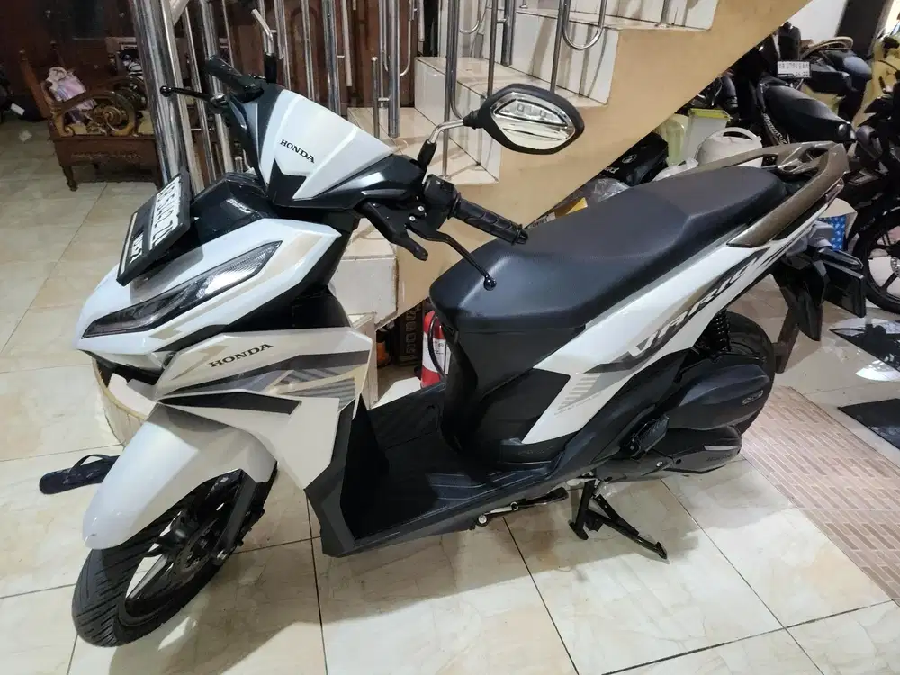 Vario 125 k2v keyless putih 2023 low km Gbm