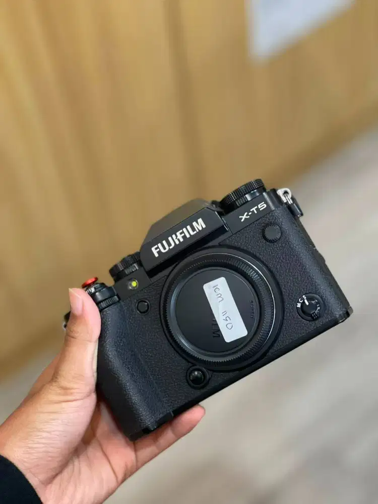 KAMERA FUJIFILM X-T5 BODY ONLY
