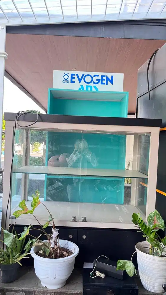 Dijual Etalase display kaca bisa nego