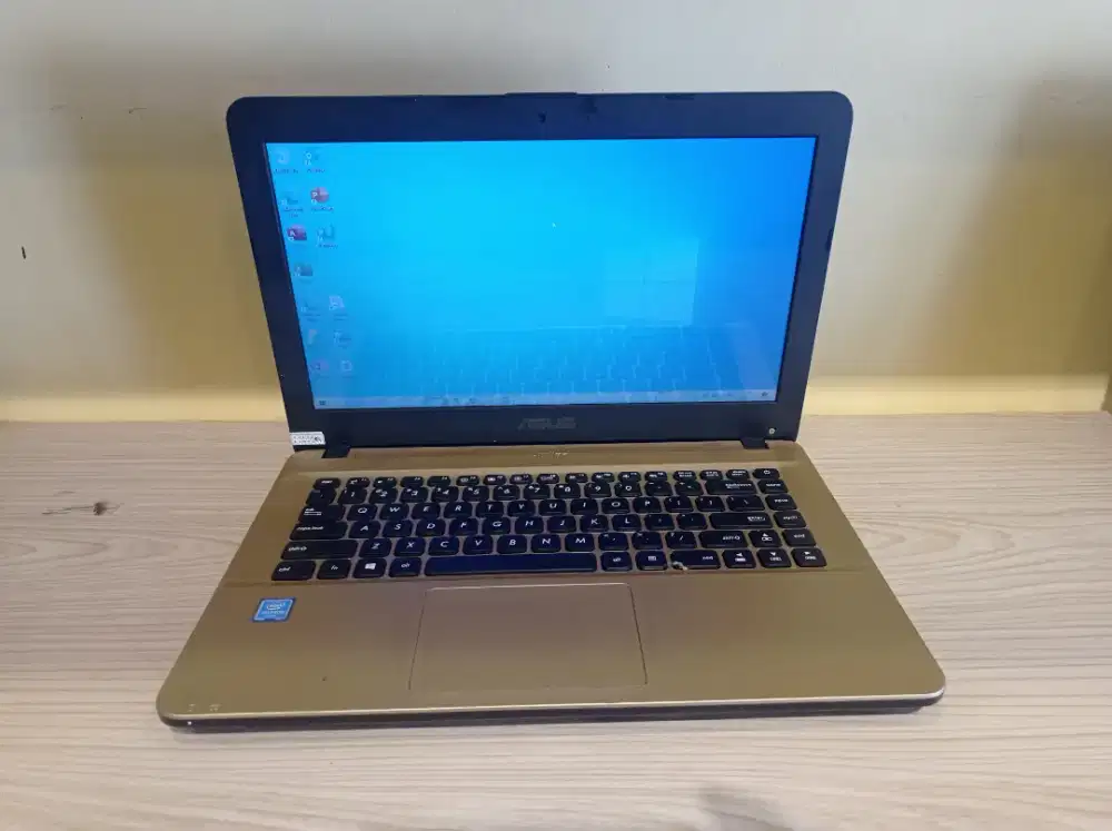 Laptop asus x441m celeron n4000 ram 8 hdd 500 top banget