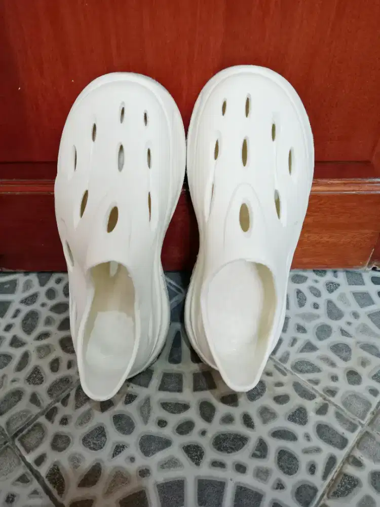sepatu pria karet soft size 45 harga 90 net lokasi cilebut jembatan 2