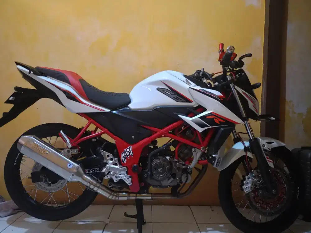 Dijual cb 150R StreetFire 2016