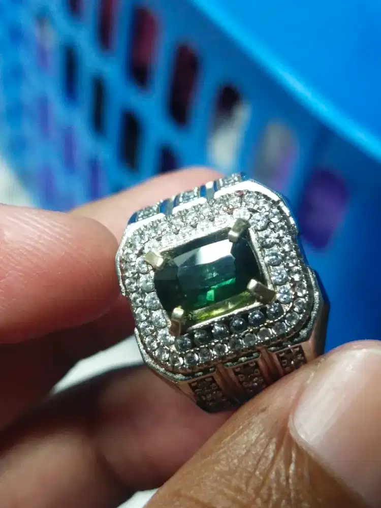Cincin green safir