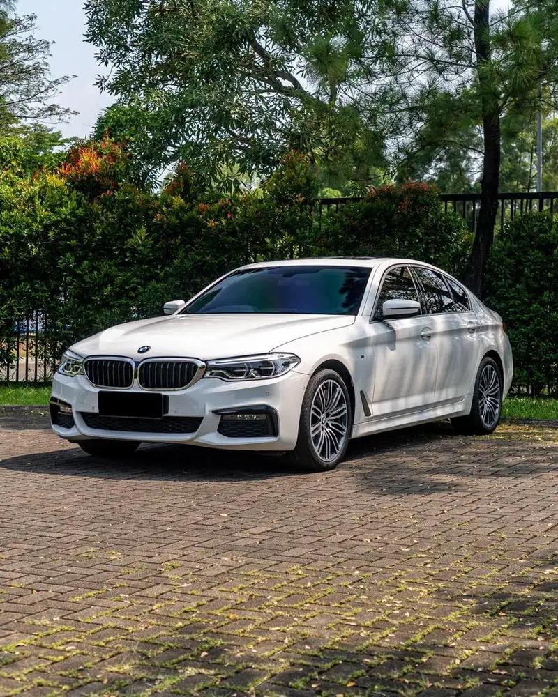(MEWAH!!) BMW 530i Opulence G30 LCI 2021 520i E300 730Li ES300h