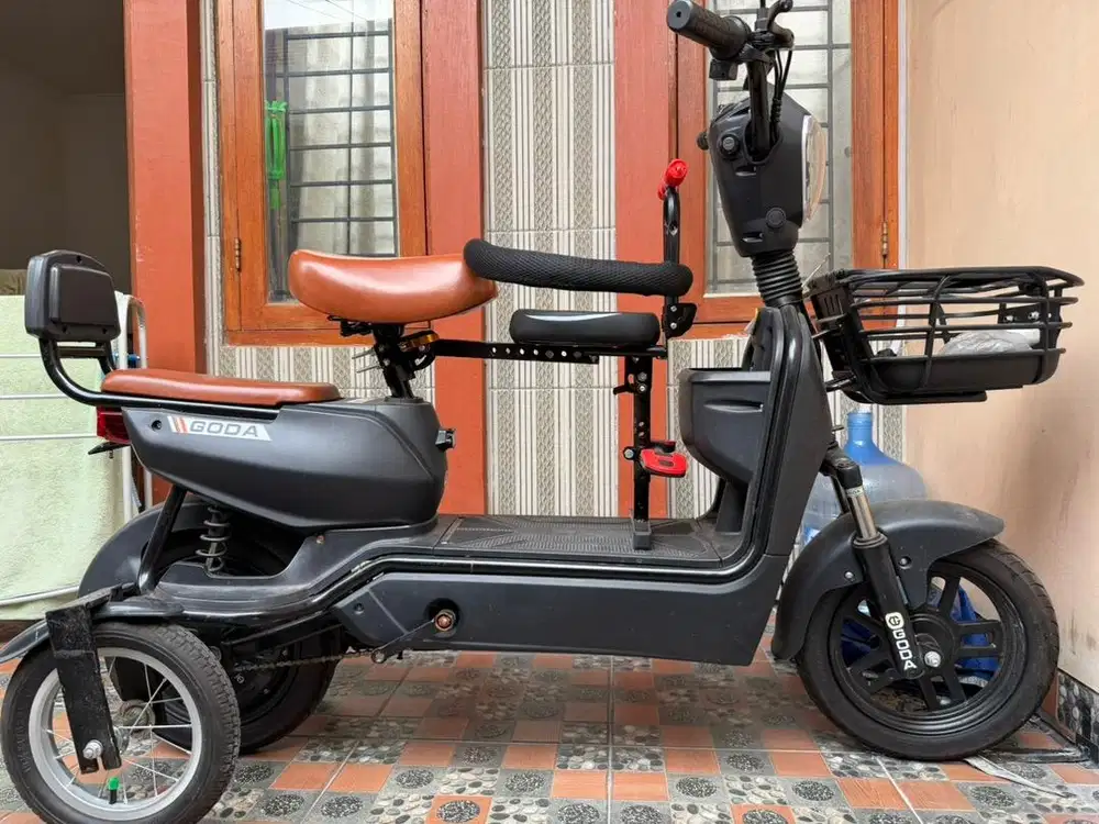 Sepeda listrik Goda GD140L modif roda 4