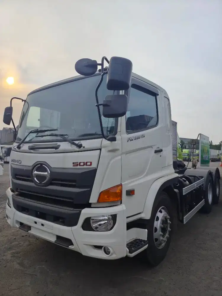 Head Trailer Truk Hino 500 FM 280 TH Prime Mover Lohan Tractor Head