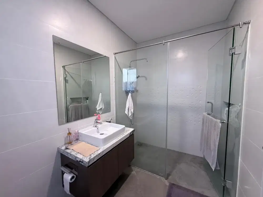 TURUN HARGA RUMAH SEMI FURNISHED CANTIK Menteng Village - Gading Serpong