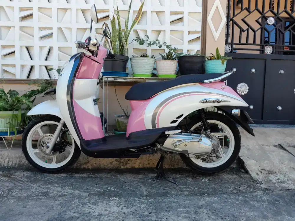 Honda SCOOPY 2011 SUARAT LENGKAP BU CEPAT NEGO HARGA