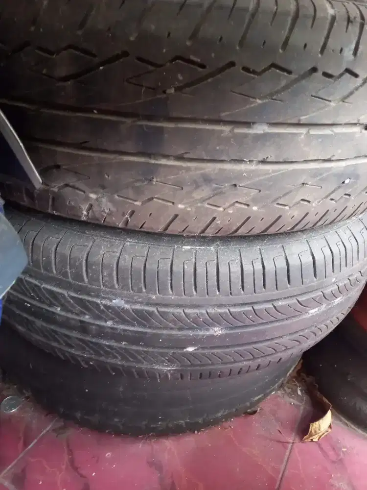 Ban Mobil bekas