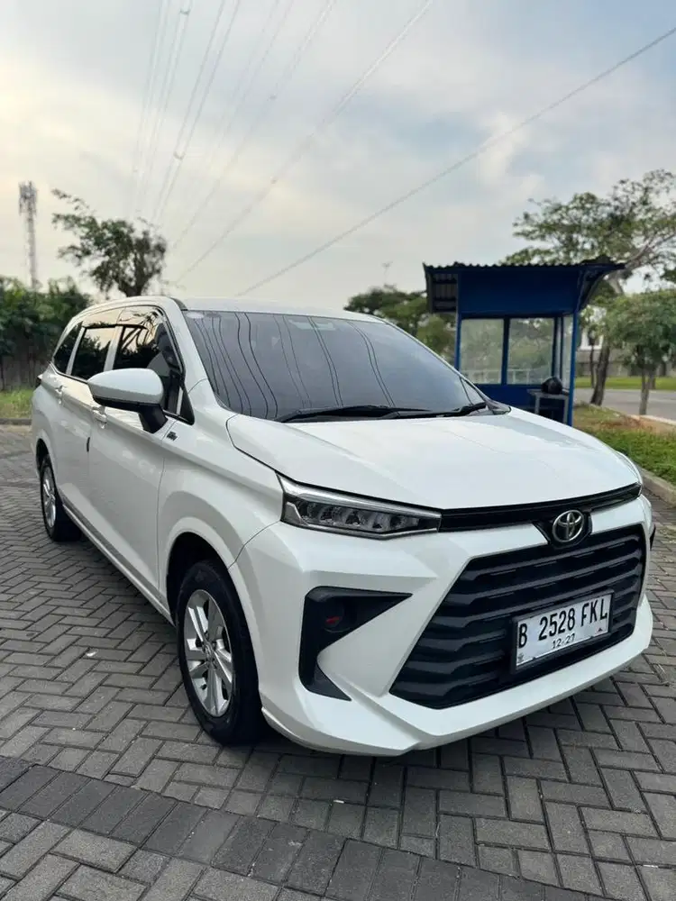 Toyota Avanza 1.3 E CVT AT 2022 Akhir - Putih