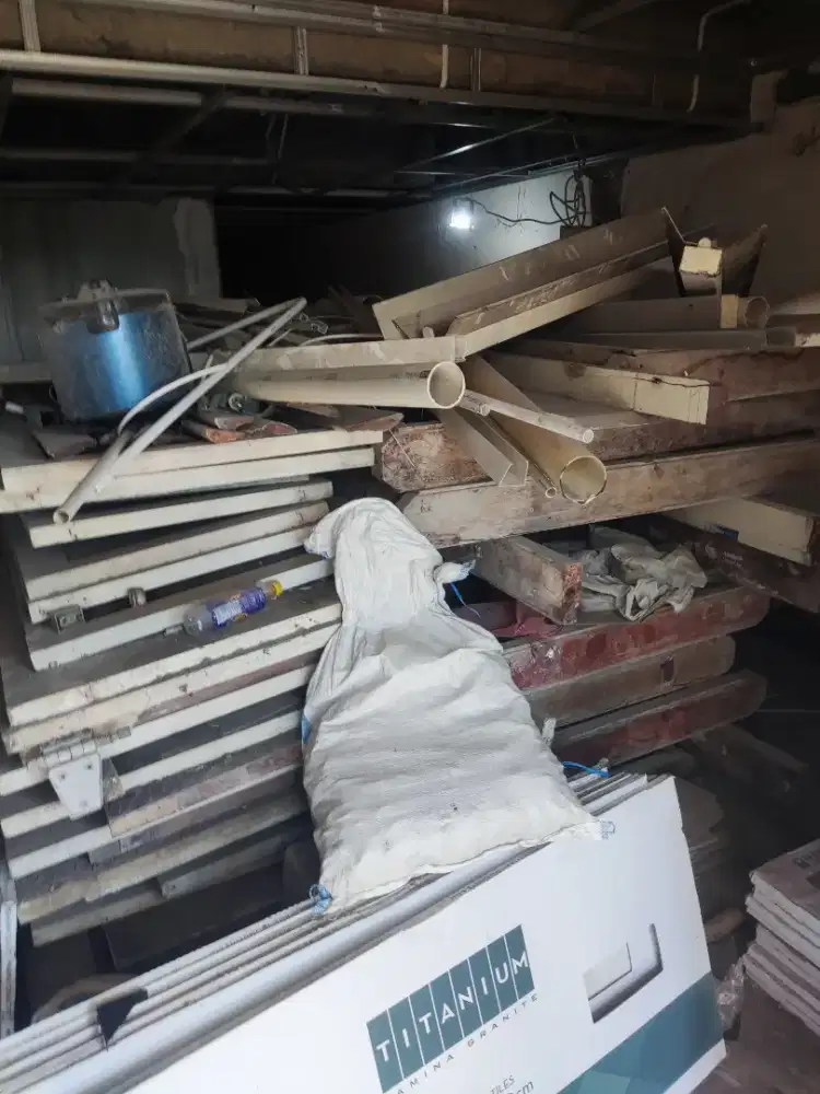 Kusen kayu brkas