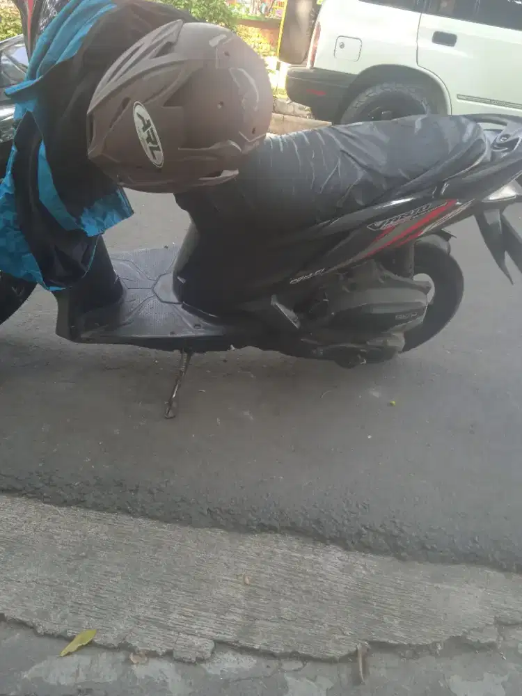 Jual honda vario 125 th 2014 cbs
