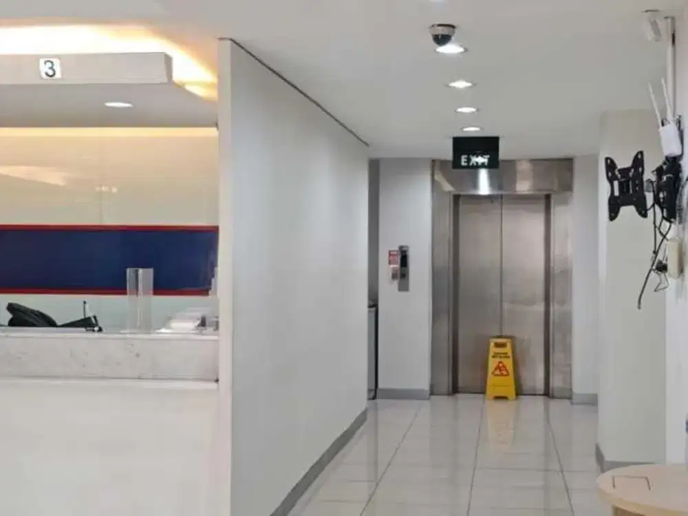 Ruko 4 Lantai Cocok Buat Bank, Klinik Kecantikan, Kantor