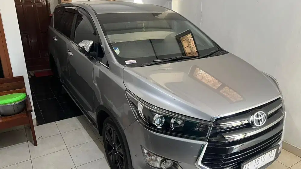 INNOVA VENTURER MANUAL BENSIN 2017