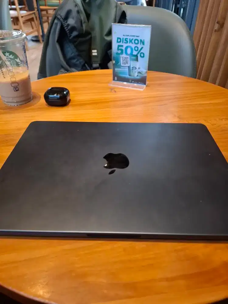 Macbook Air M3 13 Inch 2024, iBox