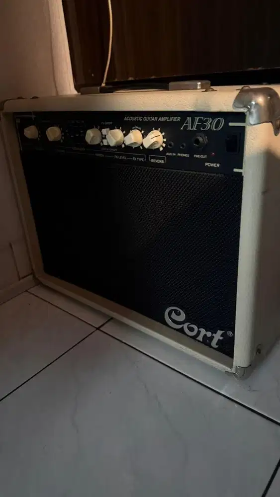 Cort AF30 amplifier