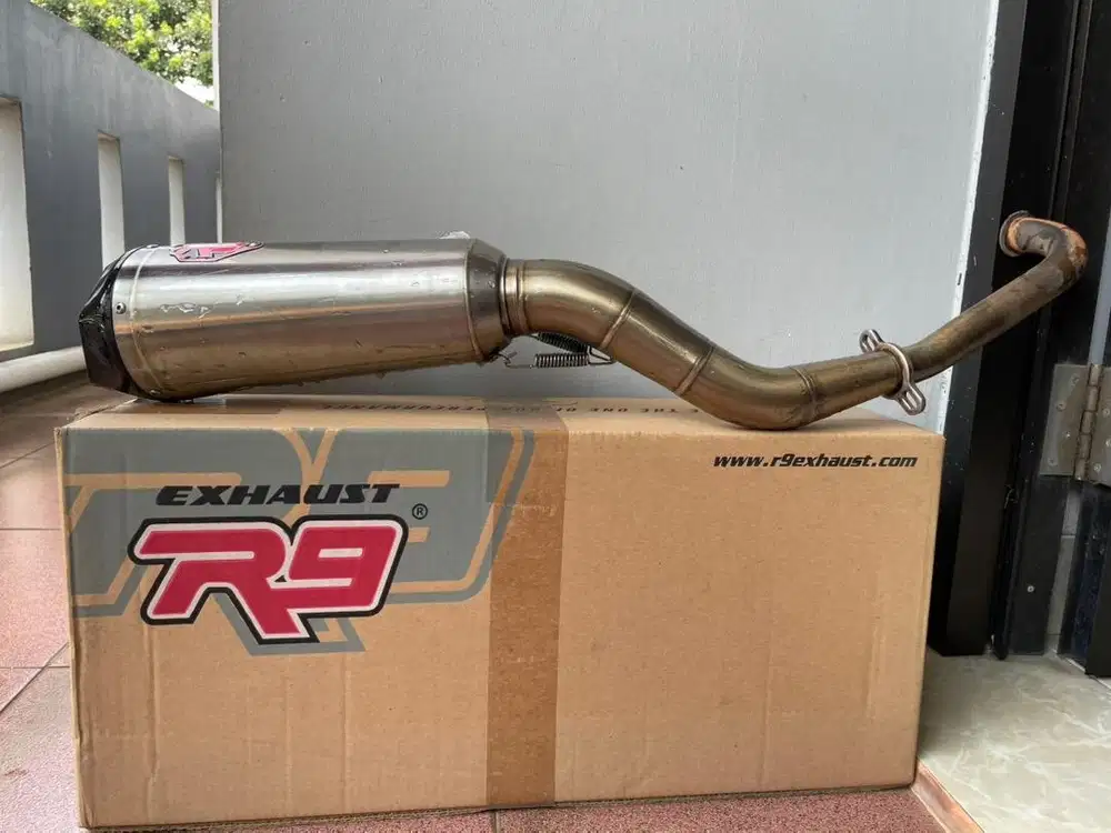 Knalpot R9 Alpha Series untuk Nmax OLD