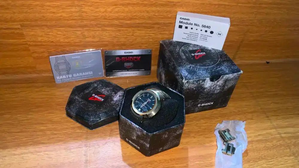 G-SHOCK AWM-500DG FULL METAL GOLD