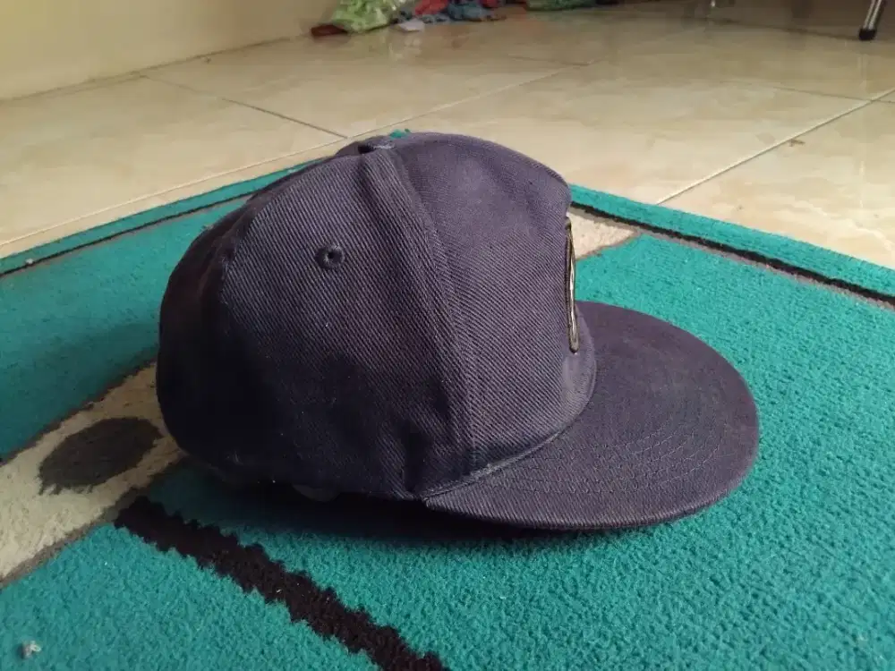 Topi gaul anak muda