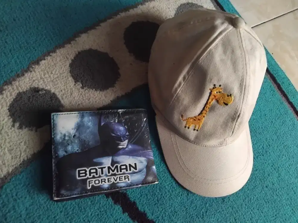 Paket topi dan dompet anak