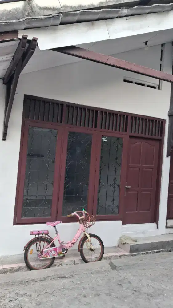 Dikontrakan rumah radio dalam