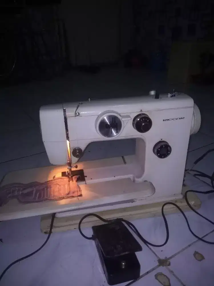 Mesin lubang kancing fullboxs