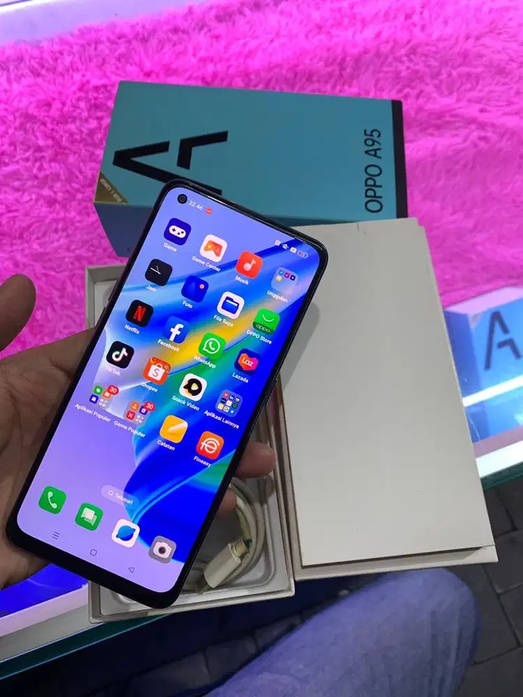 Oppo A95 8/128 lengkap segel (minus scrol bagian atas agak susah)
