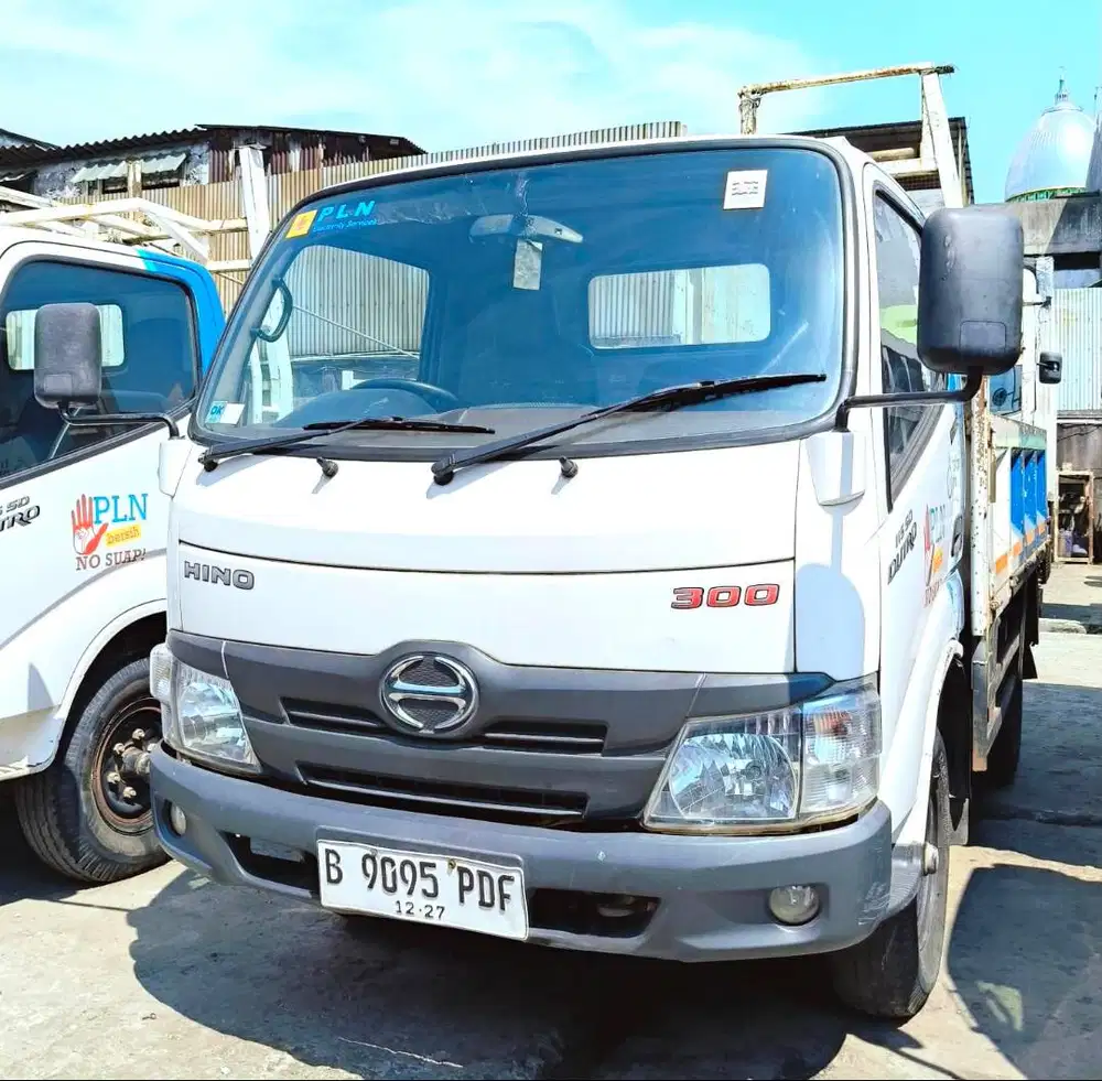 Dijual truk 4 roda Hino dutro engkel 115SD bak besi cargo triway 2022