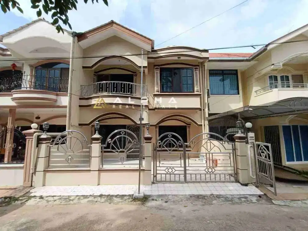Disewakan Rumah 2.5 Lantai Semi Furnished di Baloi Mas