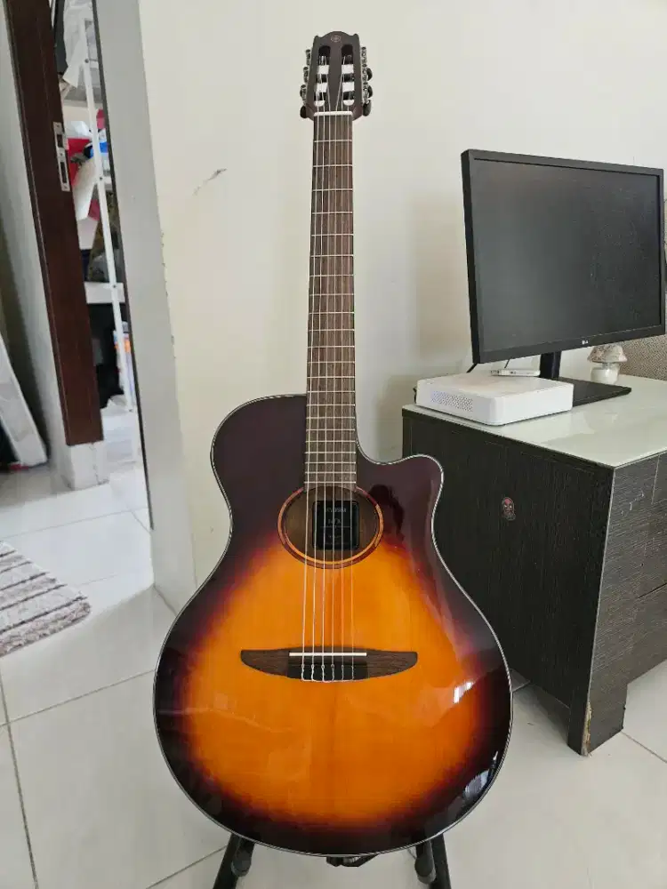 Yamaha Premium NTX-1 sunburst