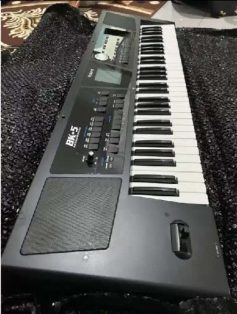 Keyboard roland bk5