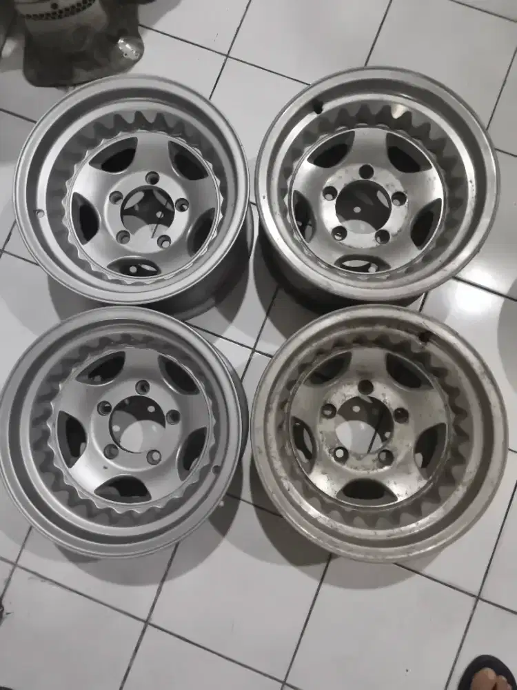 Velg jeep Ring 15x 8 j