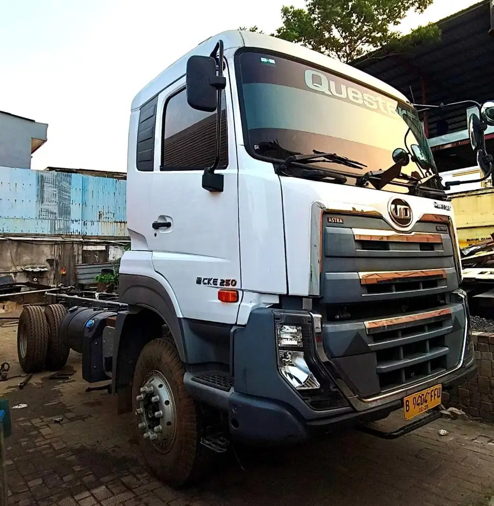 MULUS+banBARU MURAH UD trucks Quester engkel 4x2 CKE 250 2023 x tangki