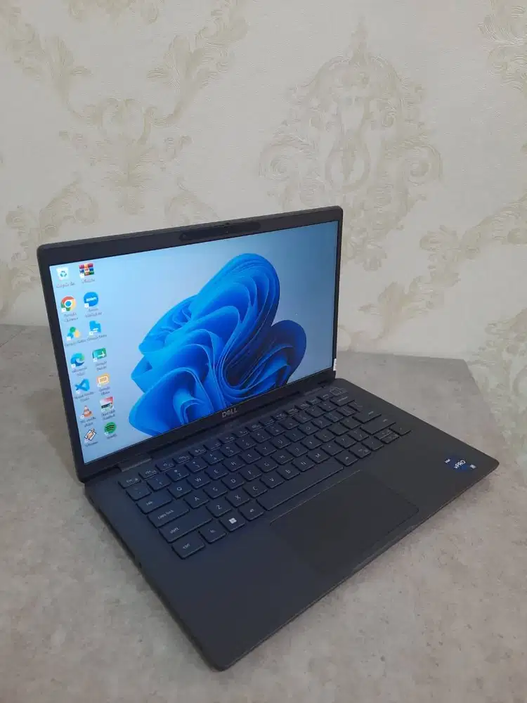 LAPTOP MURAH DELL Latitude 7330 Core i7-1265U 32GB RAM 256GB 13.3”
