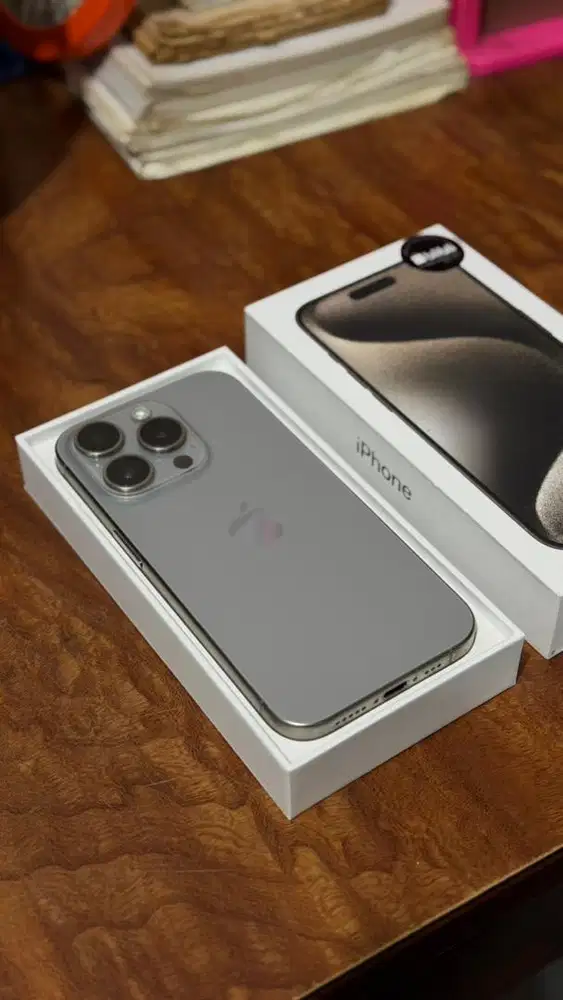 Iphone 15 pro 128gb natural titanium