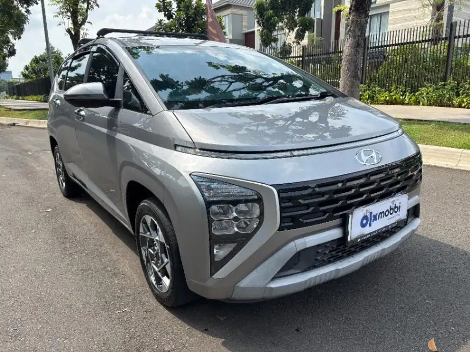 DP MURAH Hyundai Stargazer 1.5 Prime Bensin-AT 2022 Abu-Abu CZMTB