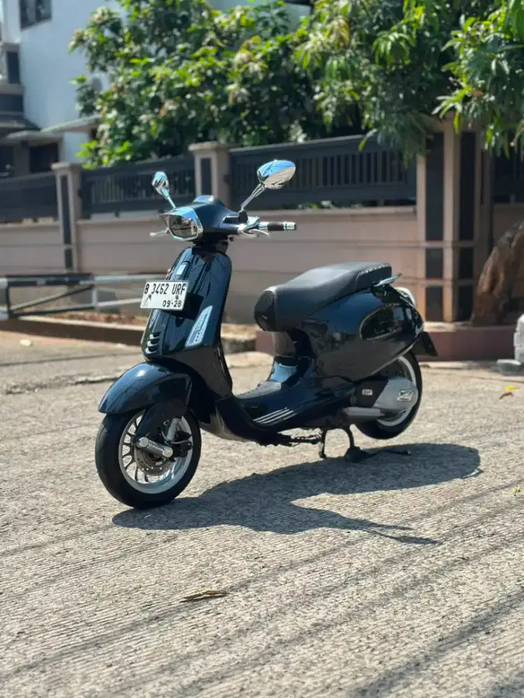 PIAGGIO VESPA SPRINT LIMITED CARBON 2018