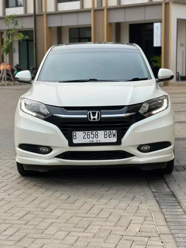 HONDA HRV 1.8 PRESTIGE AT 2017 PUTIH
