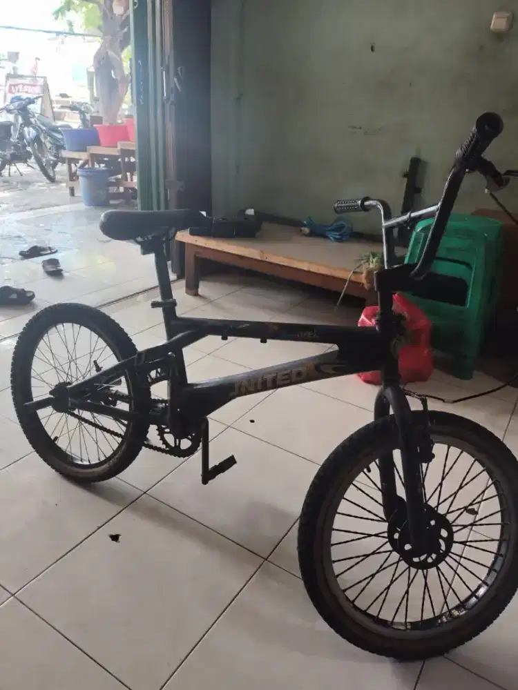 Sepeda BMX 20 united asli
